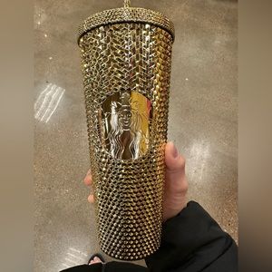 Starbuck Holiday Cup 2022